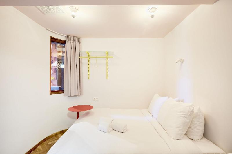 Hotel Not Hotel Rotterdam - Oda