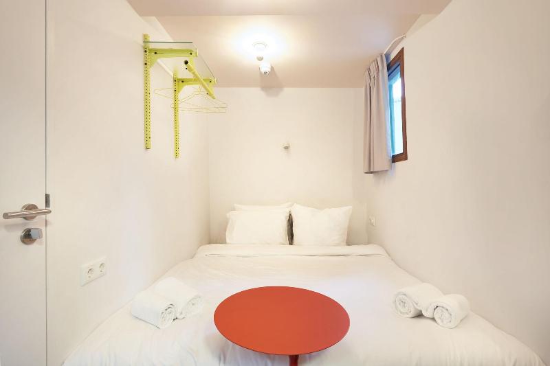 Hotel Not Hotel Rotterdam - Oda