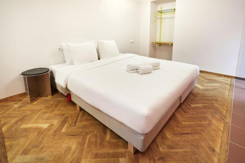Hotel Not Hotel Rotterdam - Oda
