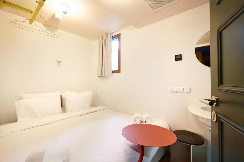 Hotel Not Hotel Rotterdam - Oda