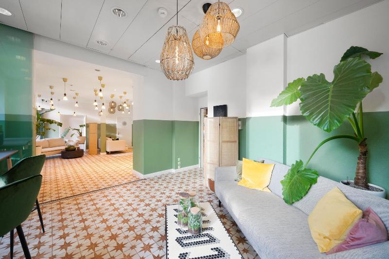 Becozy Self Check-in & Pop-up Hotel - Lobi