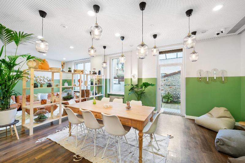 Becozy Self Check-in & Pop-up Hotel - Lobi