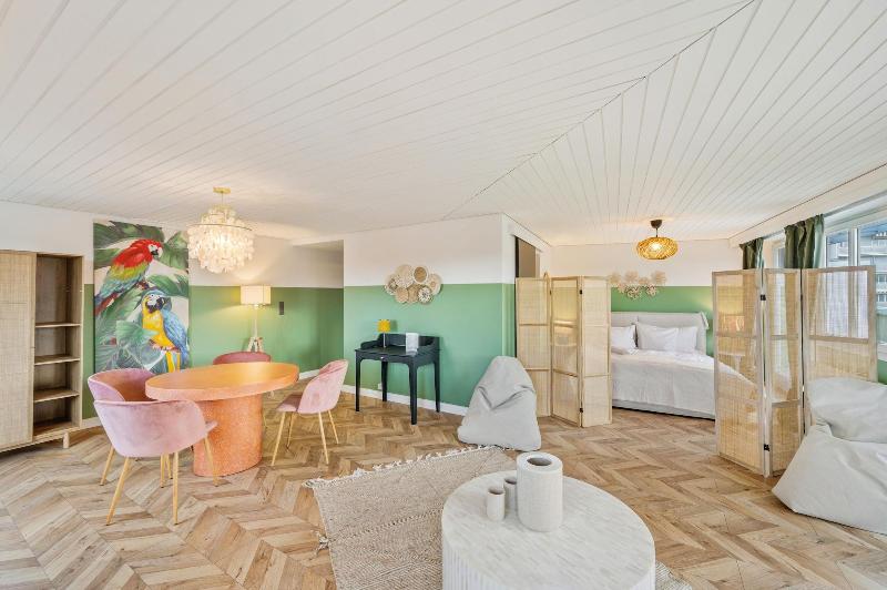 Becozy Self Check-in & Pop-up Hotel - Oda