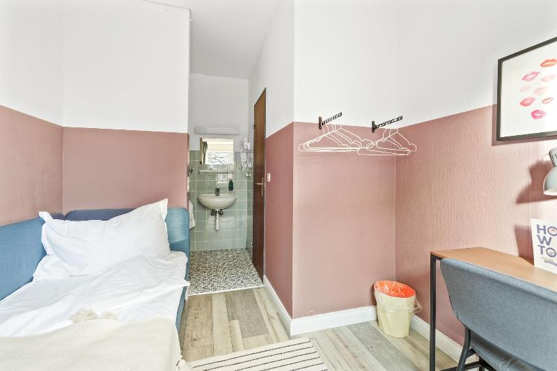 Becozy Self Check-in & Pop-up Hotel - Oda