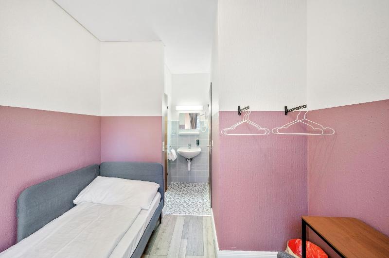 Becozy Self Check-in & Pop-up Hotel - Oda