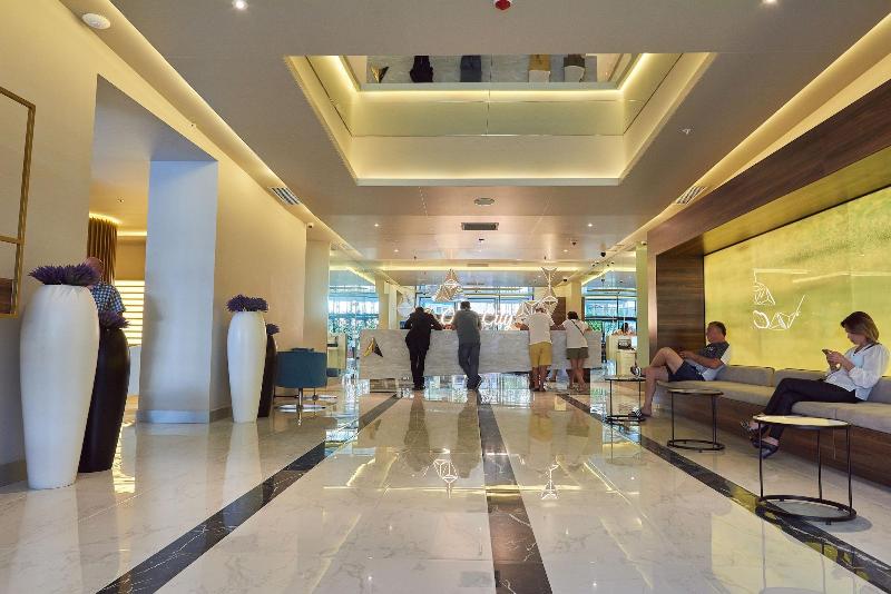 Grand City Apartments Batumi - Lobi