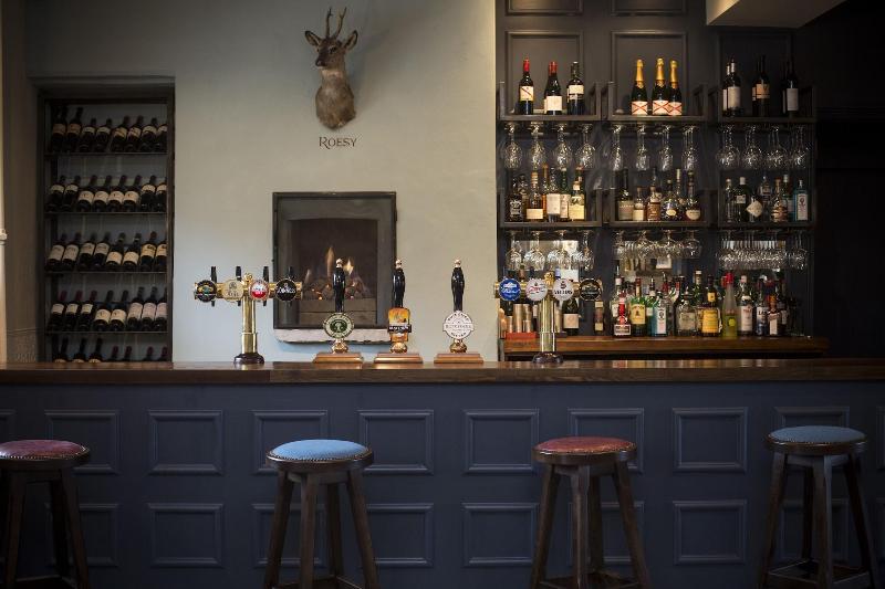 Devonshire Arms - Bar