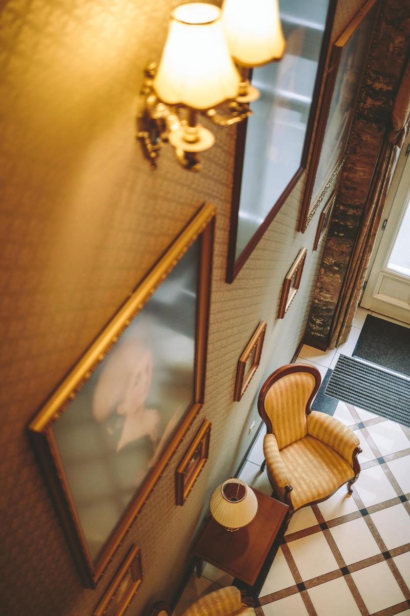 Mozart Hotel - Lobi