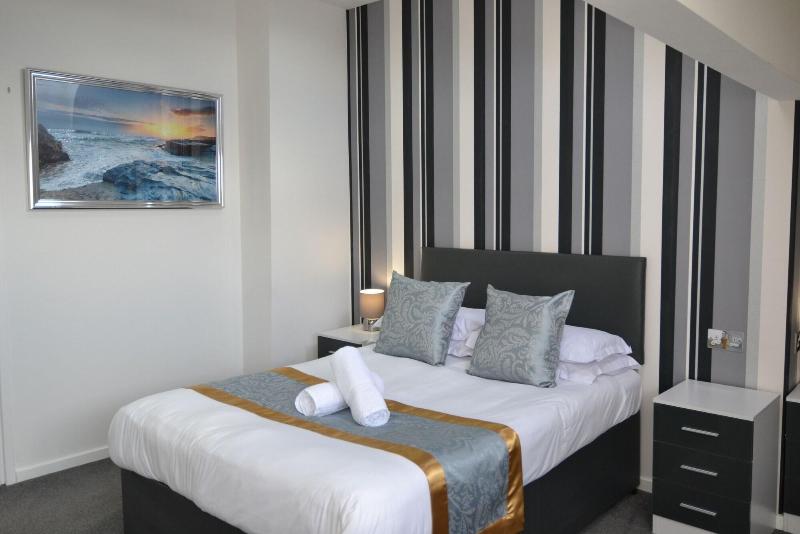 Hotel 33 - Genel