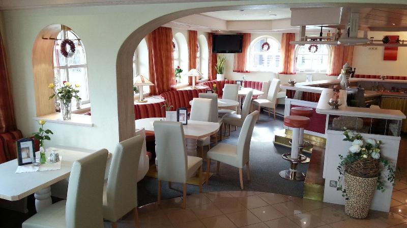 Kaiserhotel KitzbÃ¼hler Alpen - Bar