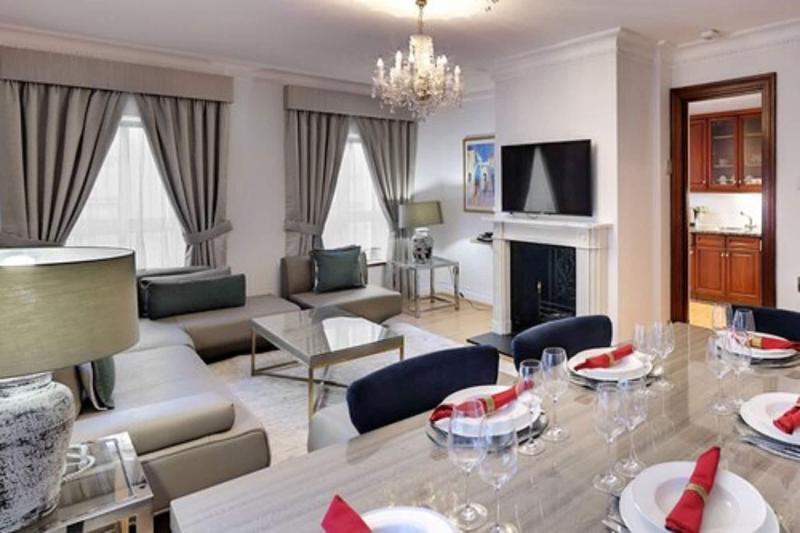 Carlton Court - Mayfair - Oda