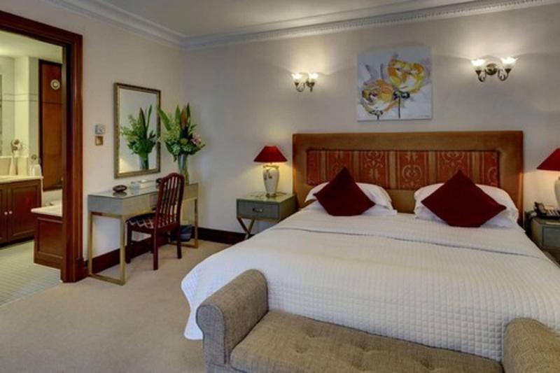 Carlton Court - Mayfair - Oda