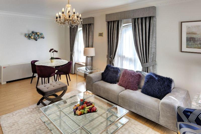 Carlton Court - Mayfair - Oda
