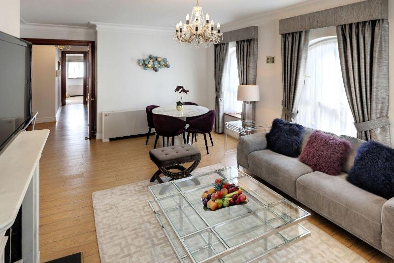 Carlton Court - Mayfair - Oda