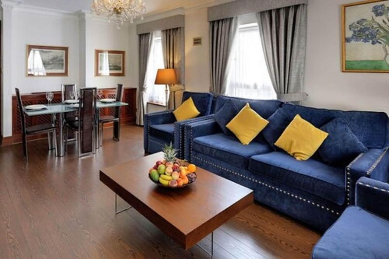 Carlton Court - Mayfair - Oda