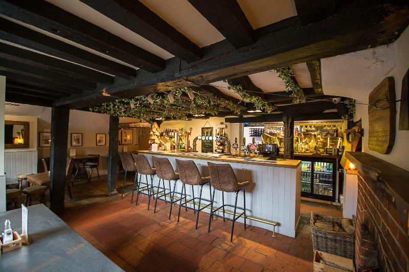 The Bull Inn Pub - Bar