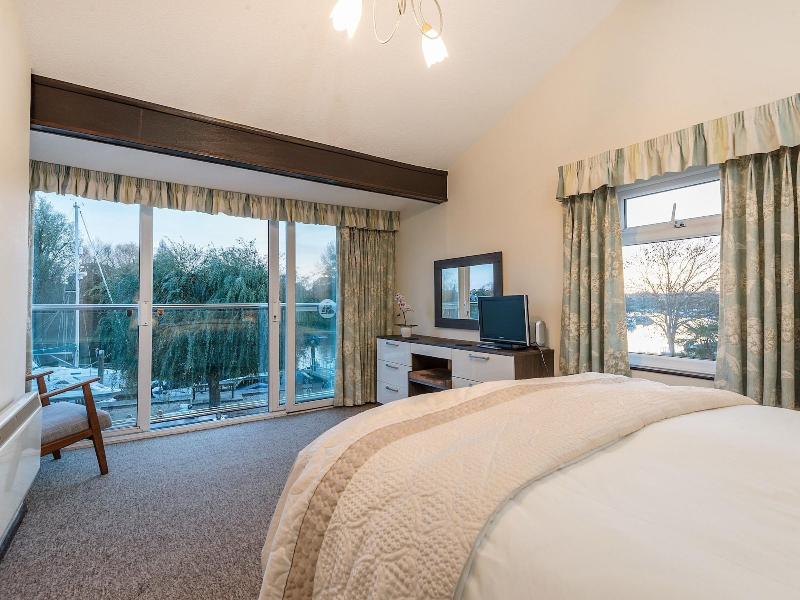 Riverside Park Self Catering Holidays - Oda