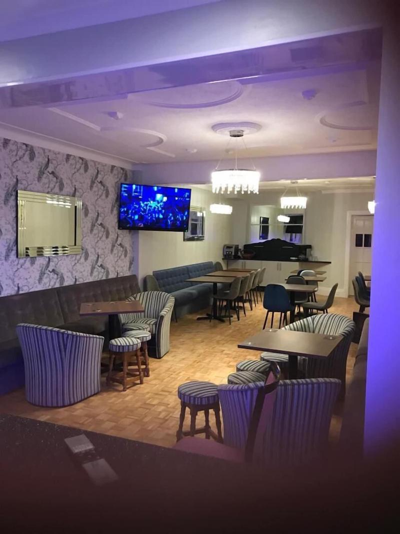Hotel 242 - Lobi