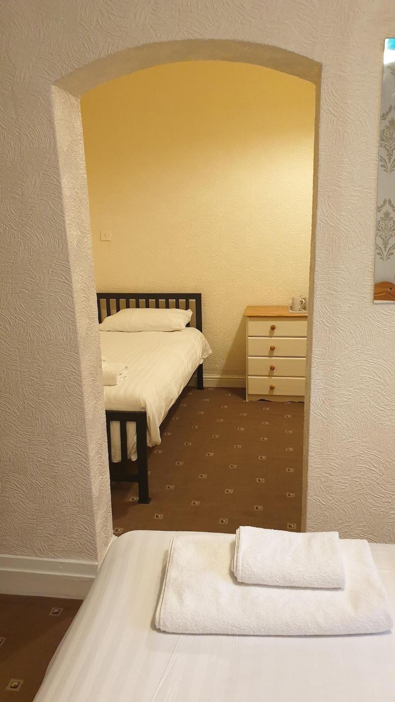 Hotel 242 - Oda
