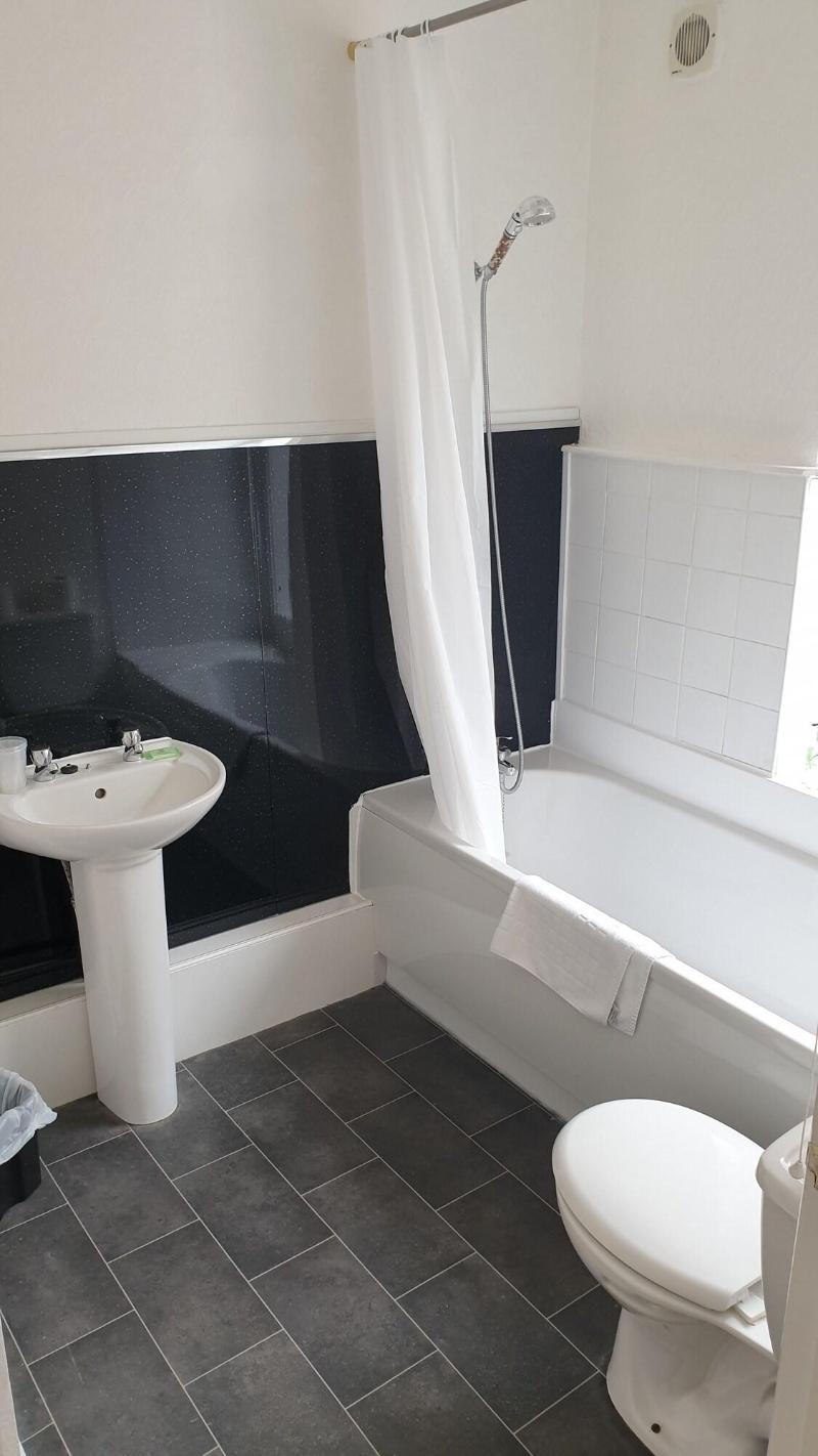 Hotel 242 - Oda