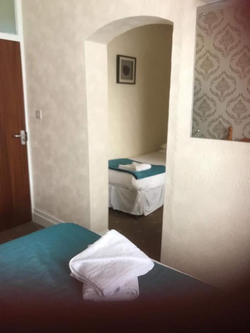 Hotel 242 - Oda