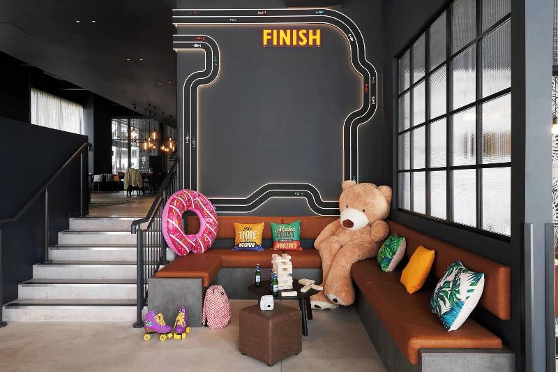Moxy Milton Keynes - Genel