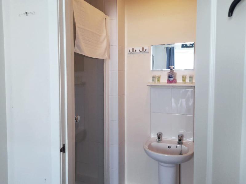 Irvine Riverside Guesthouse - Oda