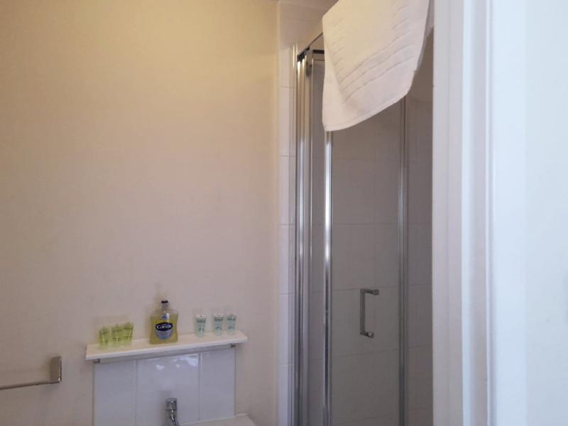 Irvine Riverside Guesthouse - Oda