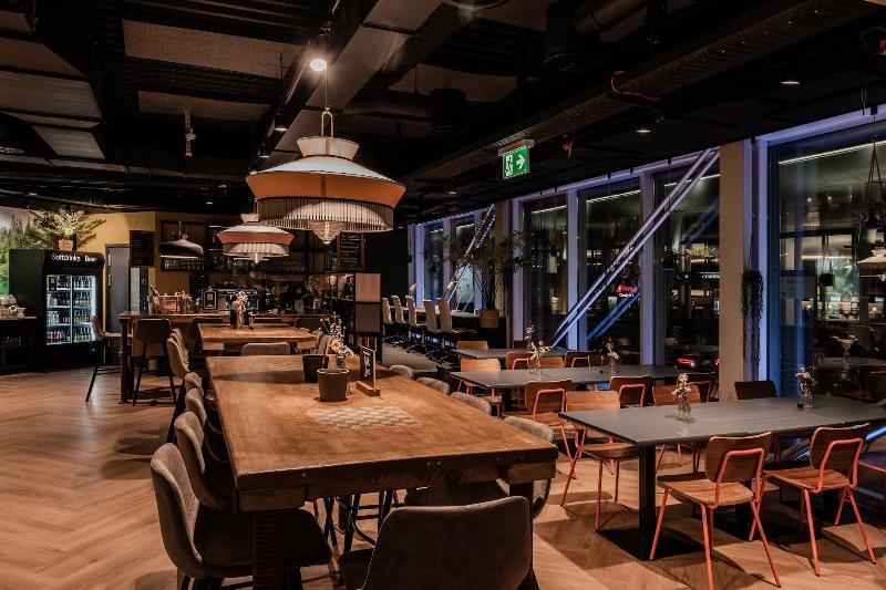 Capsule Hotel - Alpine Garden Zurich Airport - Lobi
