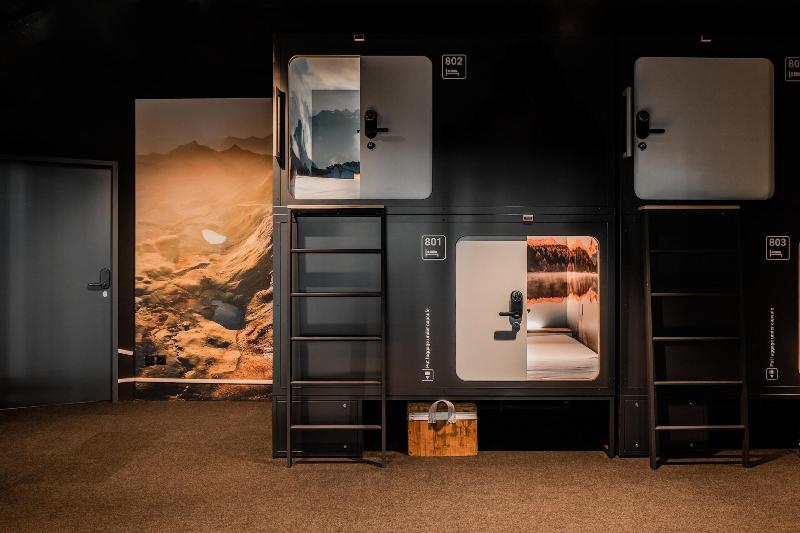 Capsule Hotel - Alpine Garden Zurich Airport - Oda
