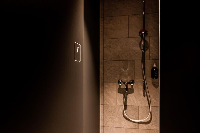 Capsule Hotel - Alpine Garden Zurich Airport - Oda