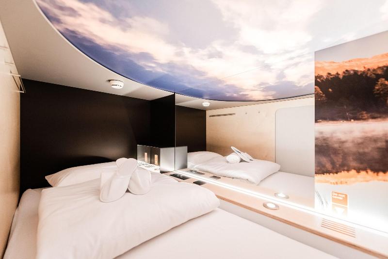 Capsule Hotel - Alpine Garden Zurich Airport - Oda