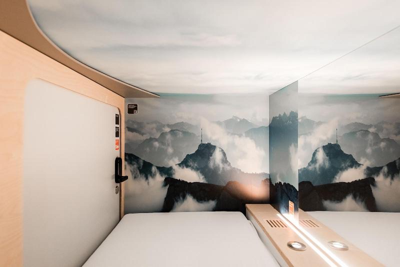 Capsule Hotel - Alpine Garden Zurich Airport - Oda