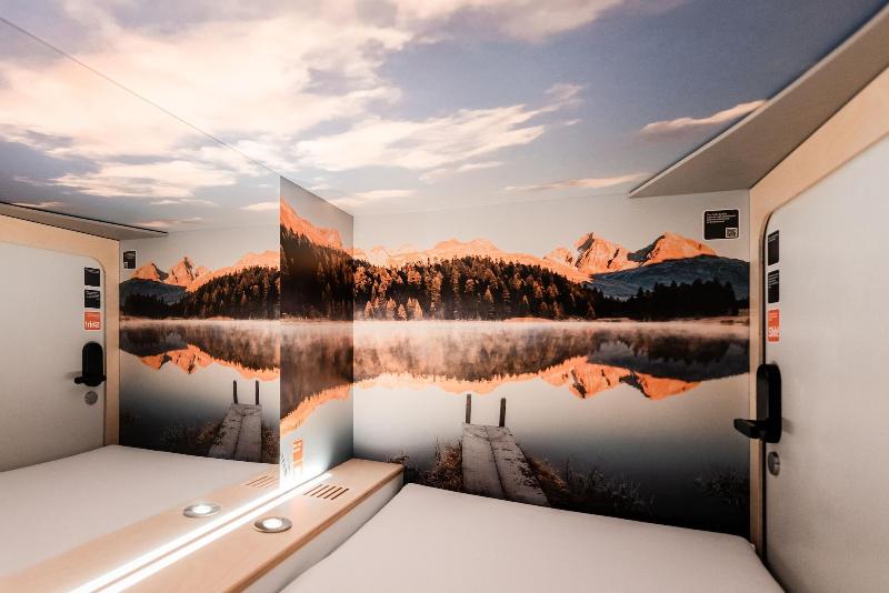Capsule Hotel - Alpine Garden Zurich Airport - Oda
