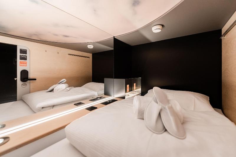Capsule Hotel - Alpine Garden Zurich Airport - Oda