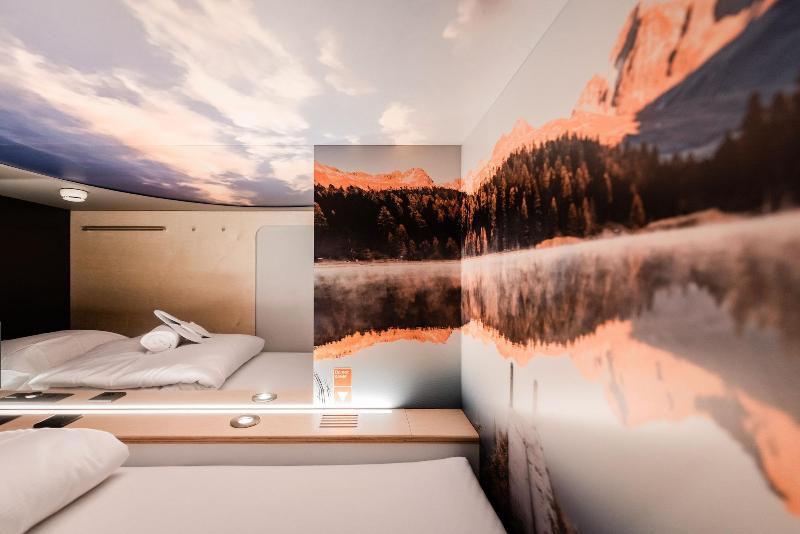 Capsule Hotel - Alpine Garden Zurich Airport - Oda