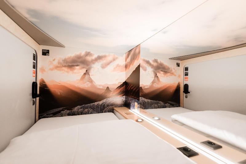 Capsule Hotel - Alpine Garden Zurich Airport - Oda