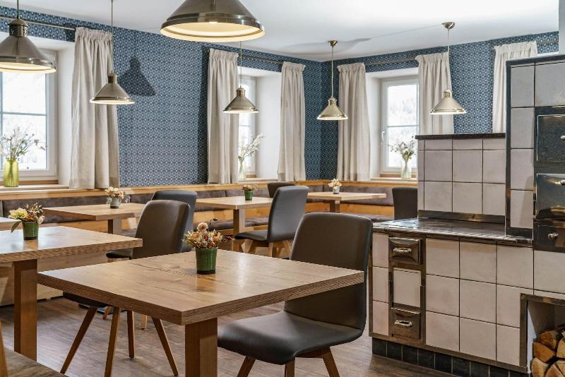 Landhaus Hubertus - Hotel Garni - Restoran