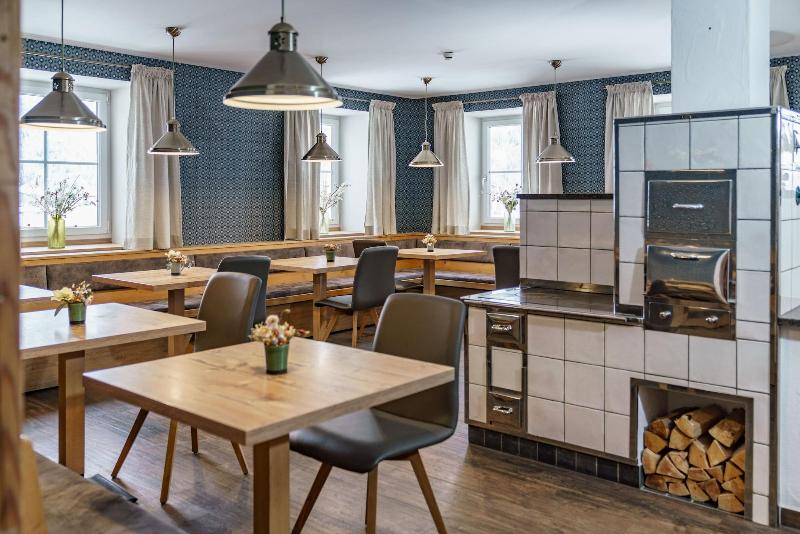 Landhaus Hubertus - Hotel Garni - Restoran