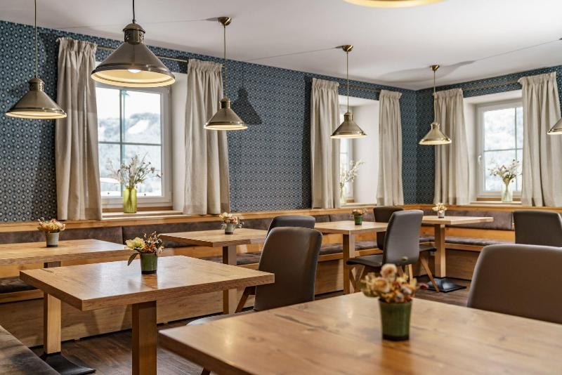 Landhaus Hubertus - Hotel Garni - Restoran