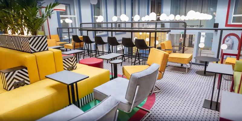 Maverick Athenaeum - Bar