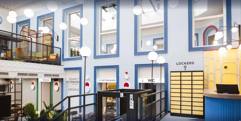 Maverick Athenaeum - Lobi
