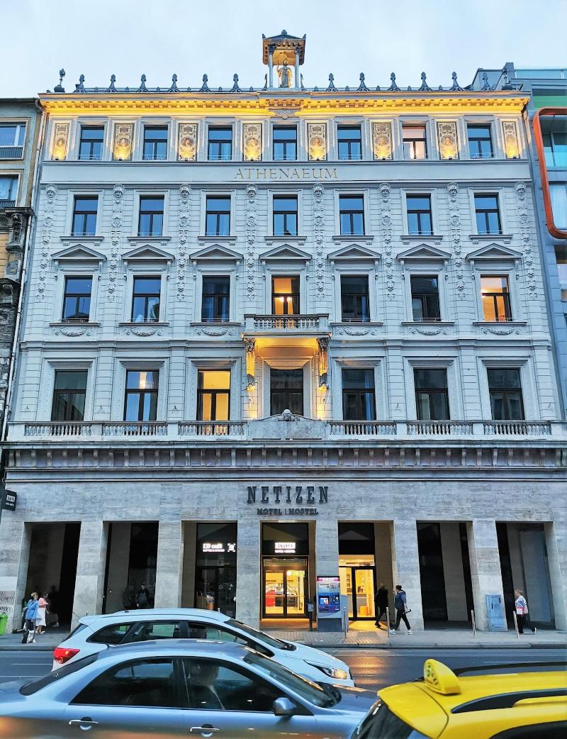 Maverick Athenaeum - Genel