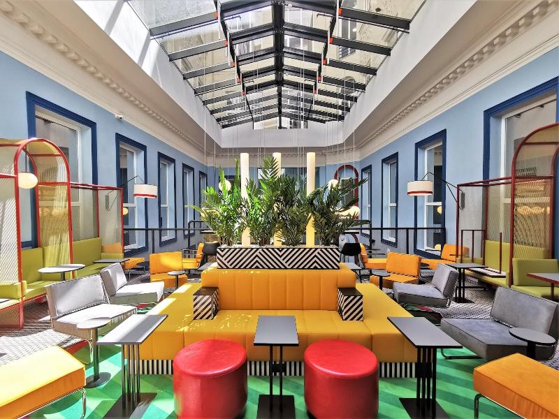 Maverick Athenaeum - Genel