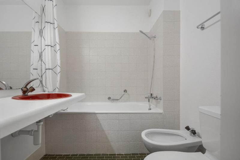 Neuchatel City Hotel - Oda