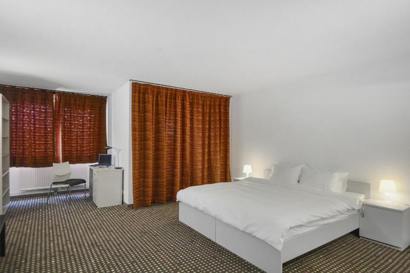 Neuchatel City Hotel - Oda