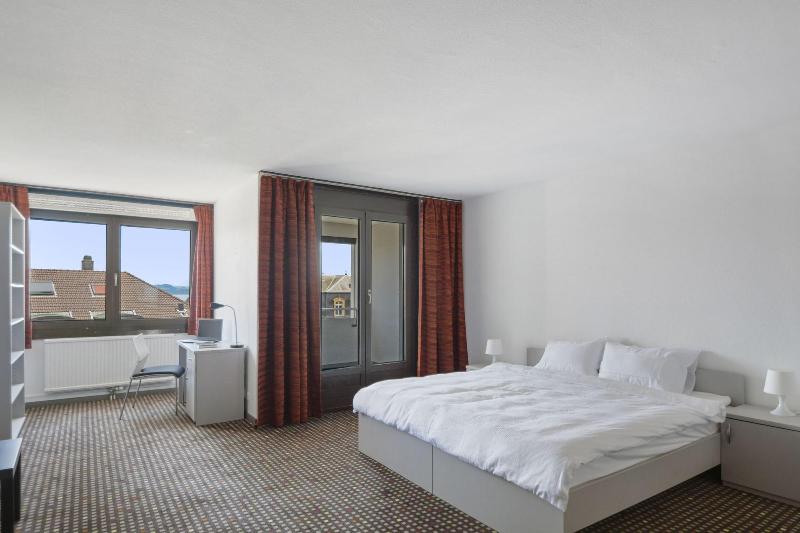 Neuchatel City Hotel - Oda