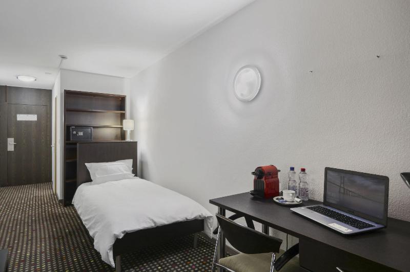 Neuchatel City Hotel - Oda