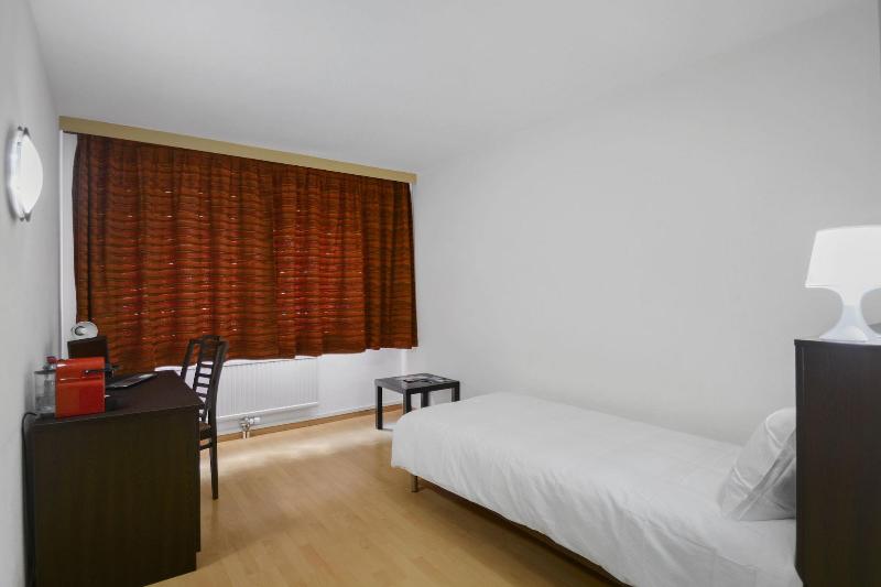 Neuchatel City Hotel - Oda