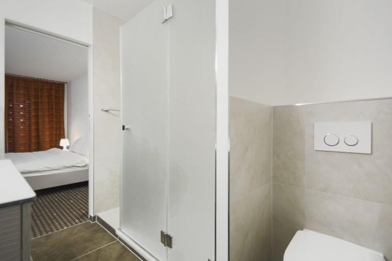 Neuchatel City Hotel - Oda